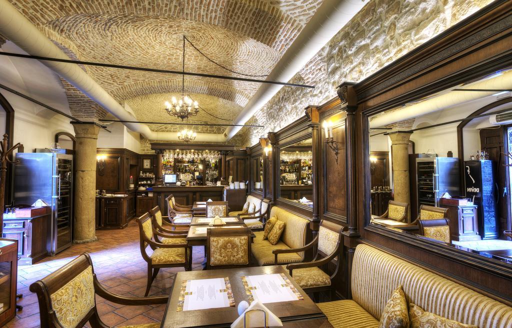 White House Hotel Veliko Tarnovo Buitenkant foto
